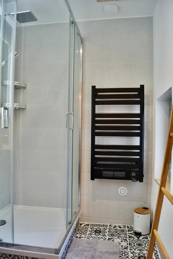Le Cosy Apartment Крест Екстериор снимка
