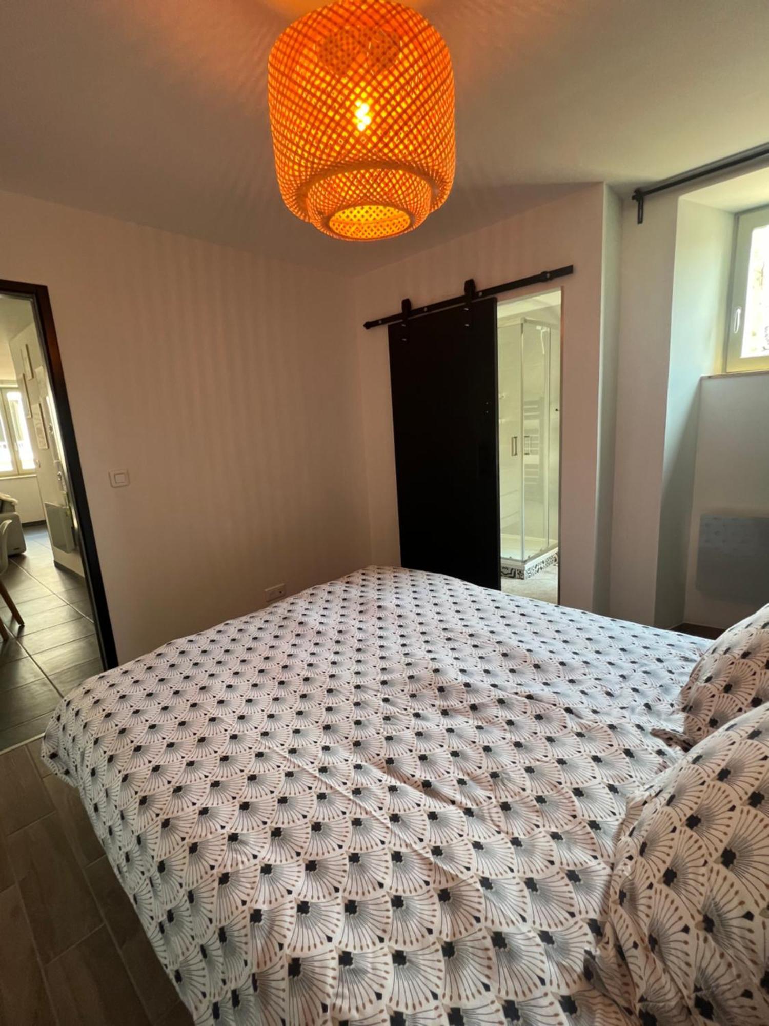 Le Cosy Apartment Крест Екстериор снимка
